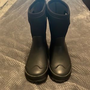 Kids size 13 bogs